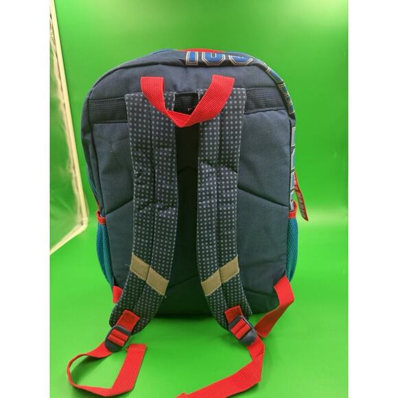 Super Mario Brothers backpack featuring Mario on the front - Picture 3 of 9